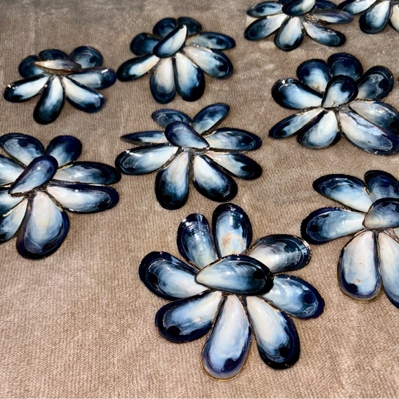 Delicate Shell Flowers - Picture 2 of 8